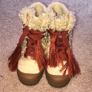 NEW. Free people vegan ski lodge boots